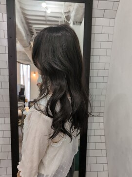 レガーレ(Legare) ロングレイヤー美髪ブルーブラックが可愛い