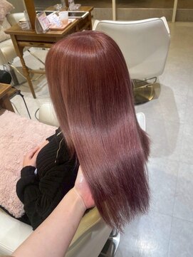 スペックホルダーミミ(Spec Holder mimi) 艶と透明感をまとう。大人可愛いピンクストレート