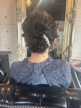 シニヨンパーティヘア