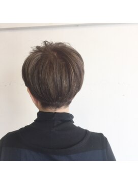 カタチヘアー(HAIR) 。。。。。。。。オトナ。。。ショート。。。カタチ。。。。。。