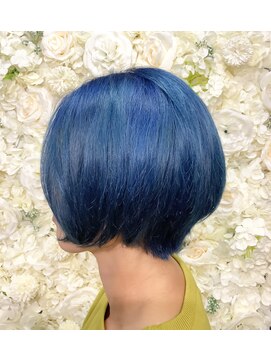 みその 高坂店 丸みレイヤーショート＊コバルトブルーcolor