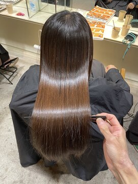 ロロ(ro-ro) 【恵比寿 ro-ro】コテ巻き可能の美髪ストレート矯正