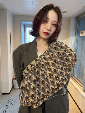 ユヌ(Une) Kotaro ピンクパープルなグラデーションと大人ボブ
