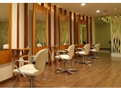 ヒューラ ヘア アンド メイク hura HAIR & MAKEの写真