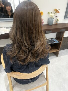 エミュ(emu.) 【ちらちら白髪カバー】透明感ロング