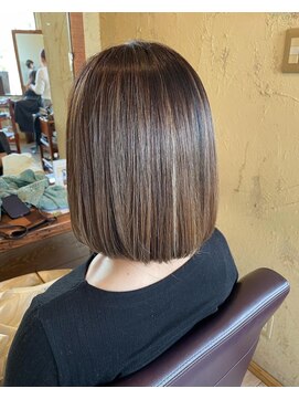 バルス(BLS) 【藤枝】艶感切りっぱなしボブ