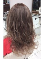 ケンジ 平塚 アネッタ(KENJE annetta)&nbsp;お洒落さん必見★ビーチウェーブ&イルミナカラー