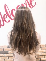 ルーツ(Root)&nbsp;美髪　ナチュラルハイライト