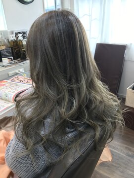 ヘア デザイン 虹いろのはさみ ゆるまきロング