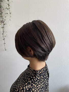 ノーヴェドゥーエ(novedue) 丸みショート