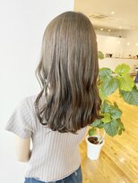 ルッツ(Lutz. hair design)&nbsp;ブリーチなしオリーブベージュ【千代田彩夏】