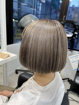 アッシュ 吉祥寺店(Ash) 【ブリーチ2回以上】ホワイトミルクティーベージュカラー