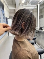 イキ 表参道(iki omotesando)&nbsp;モード/無造作ウェーブ/大人ガーリー[表参道駅]