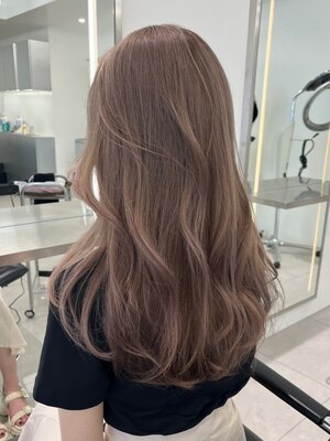 『KELLY』カラーで、外国人風トレンドヘアに！ ハイトーンも暗髪も透明感たっぷりに仕上げてくれる☆