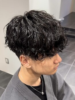 ダブル(DOUBLE)の写真/メンズパーマの技術力の高さが好評。髪が伸びてもキマる、計算されたデザイン性の高いオシャレstyleが人気!
