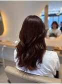 ダークブラウンの柔らかウェーブハイライトカラー