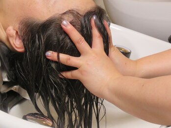 ルクール 北浦和本店(Lecoeur)の写真/高濃度炭酸泉ヘッドスパで身体の内側からケア！マッサージでリラックスしながら頭皮と髪を健康的な美髪へ♪