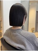 切りっぱなしボブ　前下がりボブ　縮毛矯正　黒髪スタイル