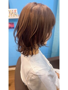 カナロアバイボニークチュール(KANALOAbyBONNY COUTURE) ミディアムくびれヘア・くびれ外ハネ・ミディアムボブ