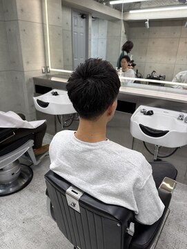 クロム トウキョウ ザ バーバーアルト 神保町店(CHROM TOKYO the Barber ALT) テーパーフェード×アップバングショート