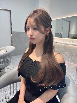 ロール 博多(Role) ベージュカラー/透明感カラー/レイヤーカット/韓国ヘア/顔周り