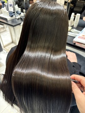 サンカリ イオンモール新居浜店(SANKARI) うねり広がり乾燥改善 / 髪質改善艶ロング