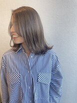 ムエベ(MUEBE)&nbsp;まとまりあるミディアムボブ＋透明感カラー