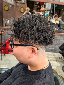 フォーコーナーズカットショップスリーセント 栄(FourCornersCutShop 3/cent) 【ギャングスパイラル】