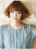 美しい煌やきを演出するストレート艶ボブゆる巻き