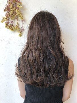 トゥーリ 筑紫野店(tuuli) tuuli筑紫野 艶カール ロング 八谷昌直