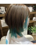 ニーズヘアー(Needs hair)&nbsp;ターコイズブルーのインナーカラー