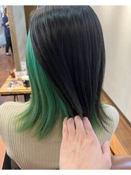 ヲタクに美容室は難しい。 インナーカラー×エメラルドグリーン