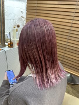 ロイド(Royd.) 切りっぱなしボブピンクパープルピンクベージュインナーカラー