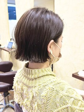 アンビエンス(ambience) ぱっつんのミニボブ