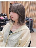 ヘアデザイン ソラ(Sola)&nbsp;ブリーチで垢抜け！milk tea greige　顔周りレイヤー