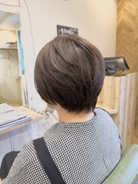 ヘアルームニコ(Hair Room Nico) 上品な艶と軽やかさ、大人女性のショートレイヤー