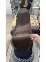 エラ(Ella)&nbsp;髪質改善で叶える透明感オリーブベージュ