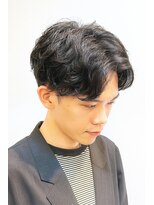 クオンヒール 堺筋本町店(QUON HEAL)&nbsp;メンズショートフェザーパーマ刈り上げセンターパート