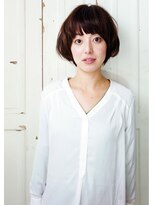 ルエ(rue)&nbsp;ダークトーンでもオシャレに魅せる「イノセントショートボブ」