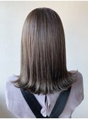 赤み消しに最適のハイライトマットグレージュ☆みの色