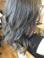 フィル(fil) ダブルカラーで動きのあるスタイル