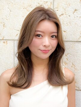 シア(sia) 【sia】ヨシンモリカット/韓国ヘア/ワンホンヘア