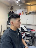 メリケンバーバーショップ フクオカ(MERICAN BARBERSHOP FUK)&nbsp;波巻き束感ショートツーブロックマッシュアップバングコンマヘア