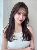後れ毛が可愛い顔周りハイレイヤーロングチェリーブラウン