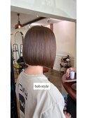 首元美人のボブスタイル