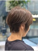 毎朝のスタイリングが簡単！丸み＋くびれショートカット【安藤】