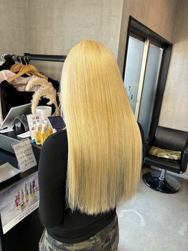 トリコ(ToricO) ブロンドヘアー　ダブルカラー　ハイトーン　ブリーチカラー
