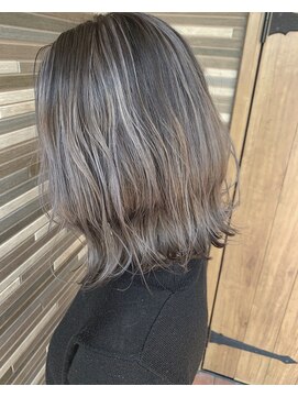 ヴァニラ フレーバー オブ ヘアー(Vanilla. Flavor of Hair) バレイヤージュボブ