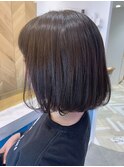 まとまるボブヘアー×ツヤ感アッシュカラー