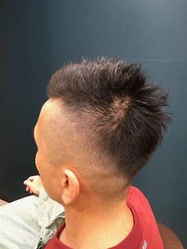 ヘアサロンアンドヘアメイクディー(hair salon hair make D) オシャレボウズ ソフトモヒカン フェードカット イメチェンstyle